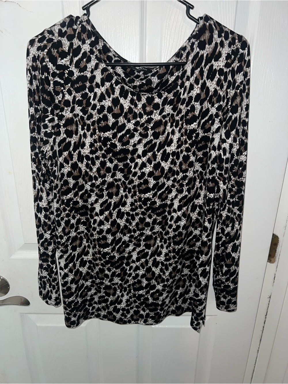 Mario Serrani Women’s Black and Cream Leopard Print Long-Sleeve Top size large